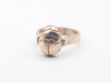 Load image into Gallery viewer, Baby Scarab Roma Ring